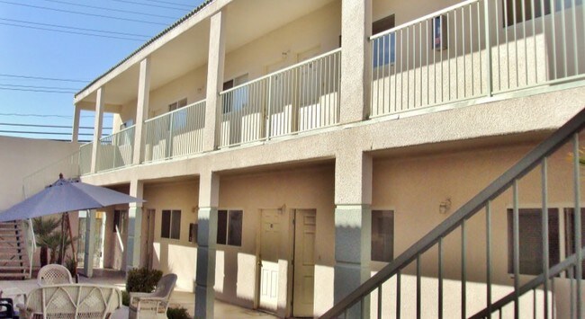 Building Photo - Garden Court Apartments