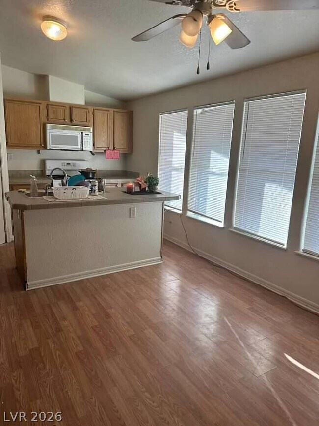Building Photo - 3560 Estes Park Dr