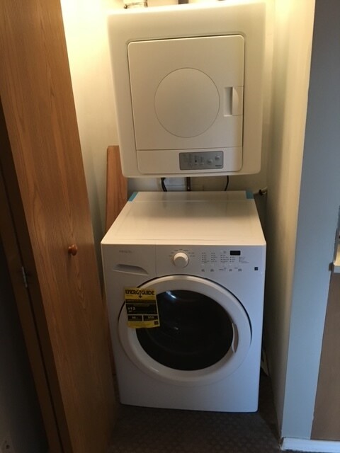 In unit washer and dryer - 658 W Forest Ave