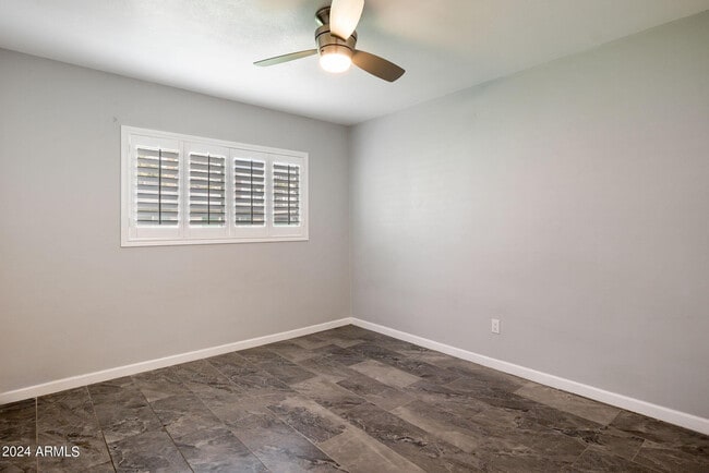 Building Photo - 512 E Roanoke Ave