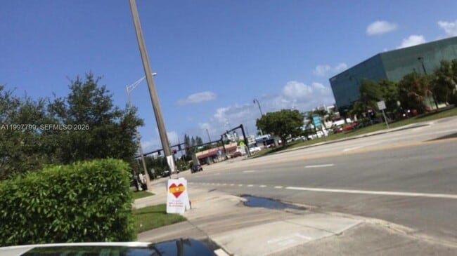 Building Photo - 1845 Pembroke Rd