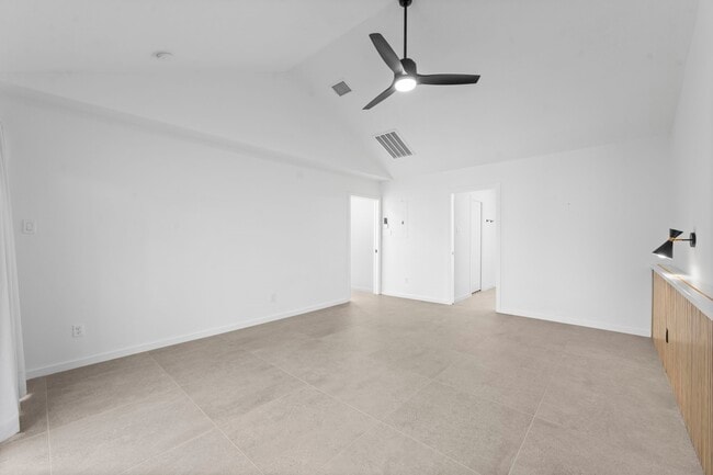 Building Photo - 2703 Crossvine Cir