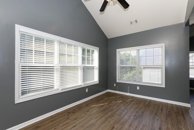 Building Photo - 2871 Cross Creek Dr
