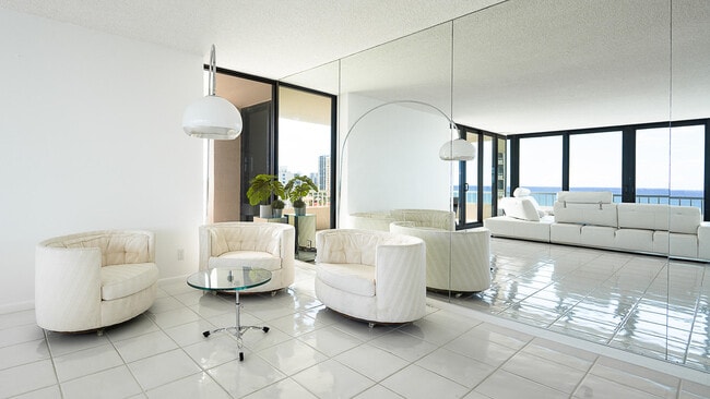 Building Photo - 5540 N Ocean Dr