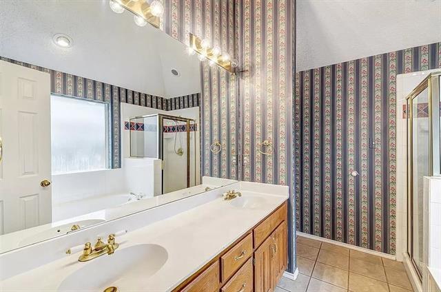 Building Photo - 217 Benwynd Dr