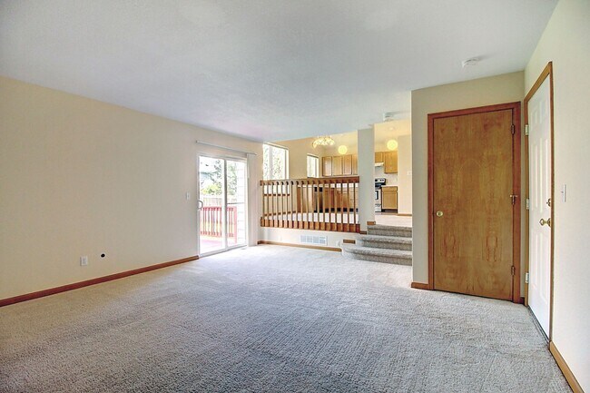 Building Photo - Charming 3 Bed 2 Bath Willow Run Home - Available August 10!