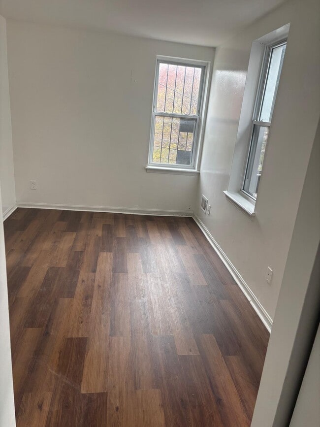 Building Photo - 545 Mosher St