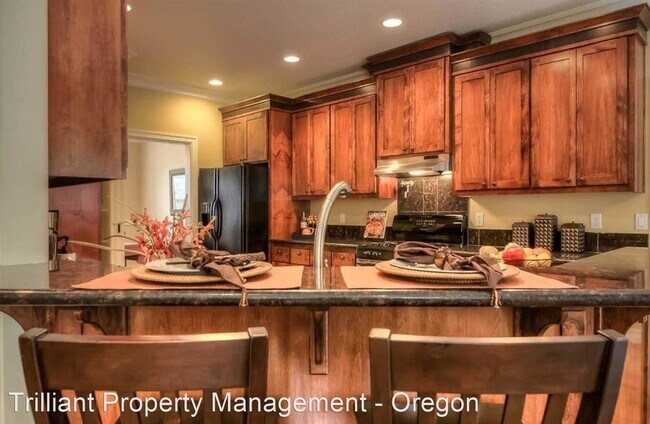 Building Photo - 4 br, 2.5 bath House - 1533 Brokenwheel Co...