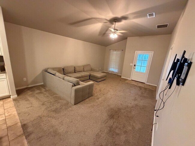 Building Photo - 1109 Wagon Wy.