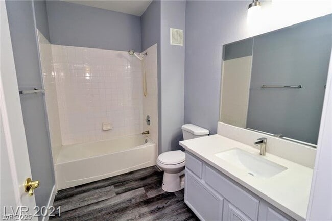 Building Photo - 9901 Trailwood Dr
