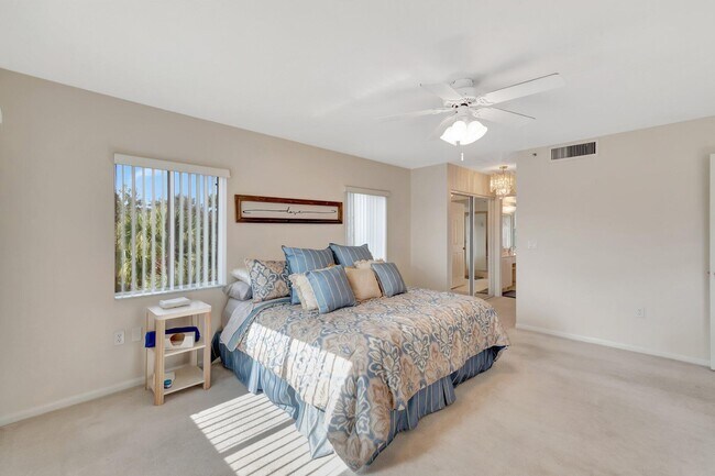 Building Photo - 5810 Crystal Shores Dr