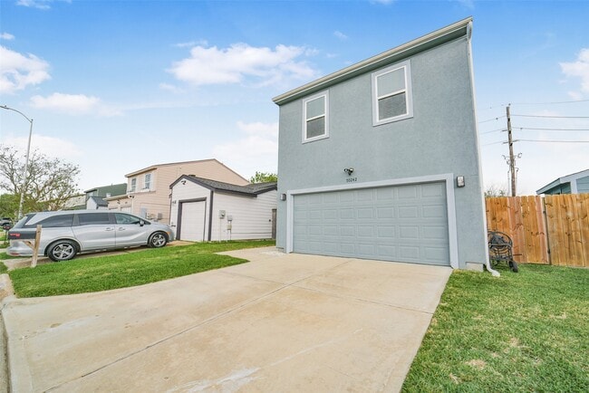 Building Photo - 10242 Bridgeland Ln