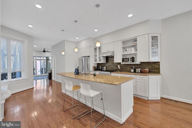 Building Photo - 1203 Girard St NW