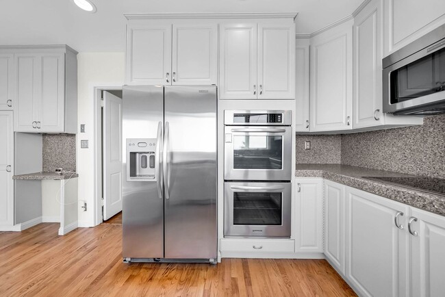 Building Photo - Gorgeous Golden Gate Heights home with gar...