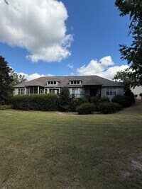 Building Photo - 100 Cottonwood Creek Ln