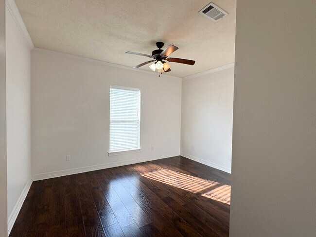 Building Photo - 3585 Canyon Ln