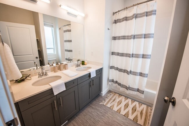 Building Photo - Summer Special! 4 Weeks Rent Free + $0 Down Deposit OAC | 3 Bed • 2.5 Bath Townhome in South Ogden