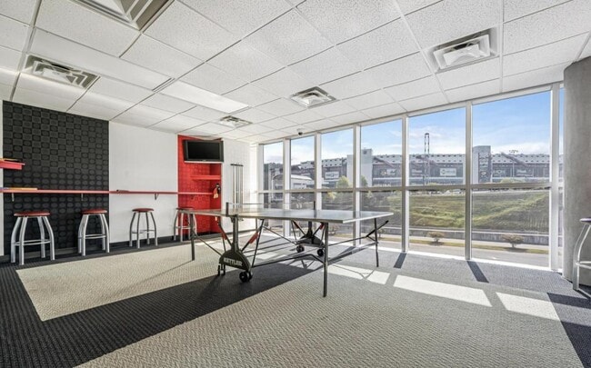 Building Photo - 210 Raceday Center Dr