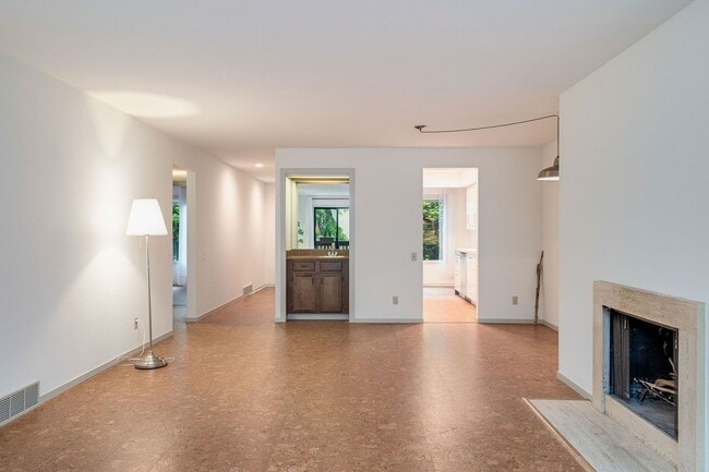 Building Photo - Pool’s Open! -Huge, refreshed 2 BR-2 Bath ...