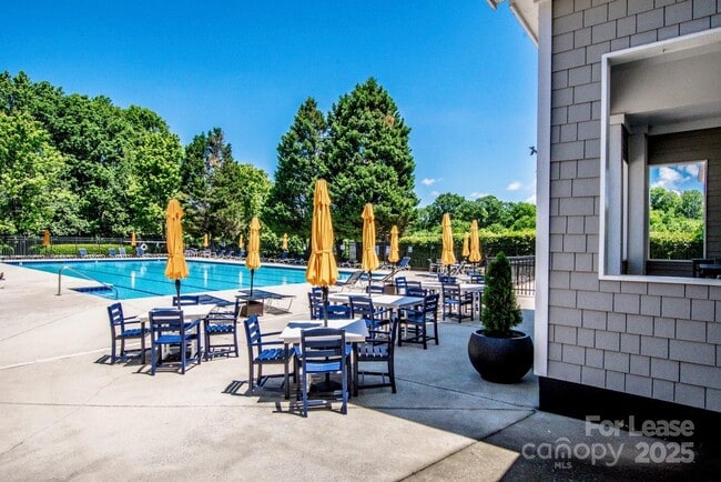 Building Photo - 17307 Villanova Rd