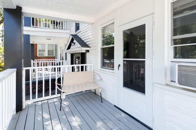 Building Photo - 2240 Murray Hill Rd