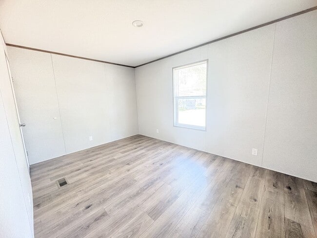Building Photo - 4538 San Juan Dr S