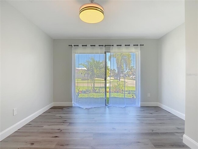 Building Photo - 620 N Barfield Dr