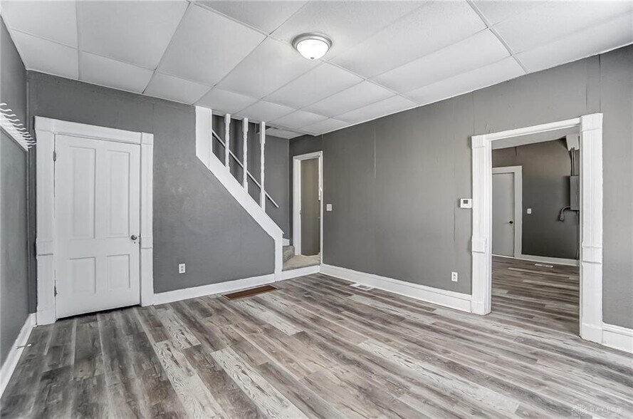 Building Photo - 810 Innisfallen Ave