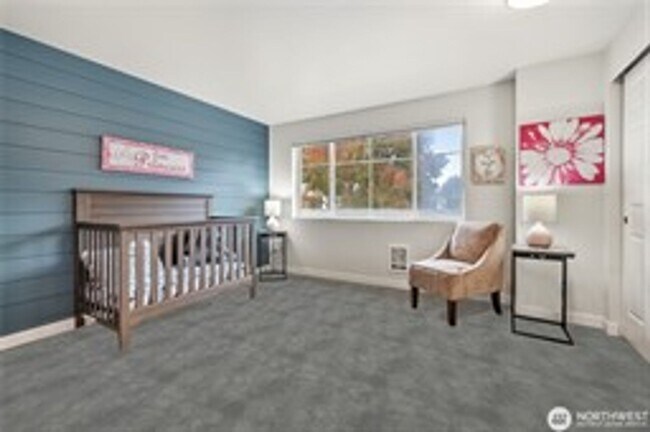 Building Photo - 2Bd/2.5Ba Kent Condo