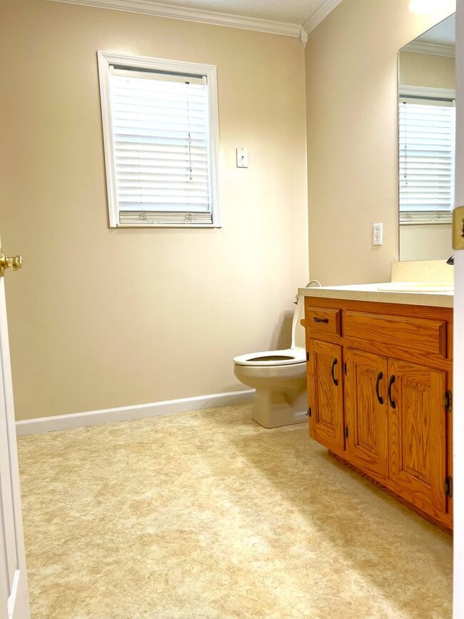 Building Photo - Maryville 37804 - 3 bedroom 2.5 bath - call Adam Sharp 865-254-0980