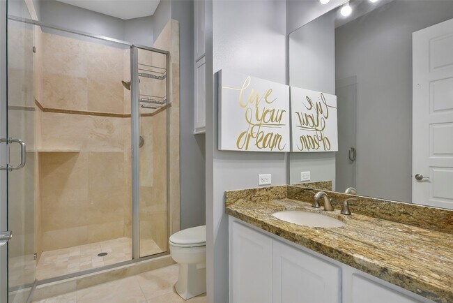 Building Photo - 801 E Beach Dr