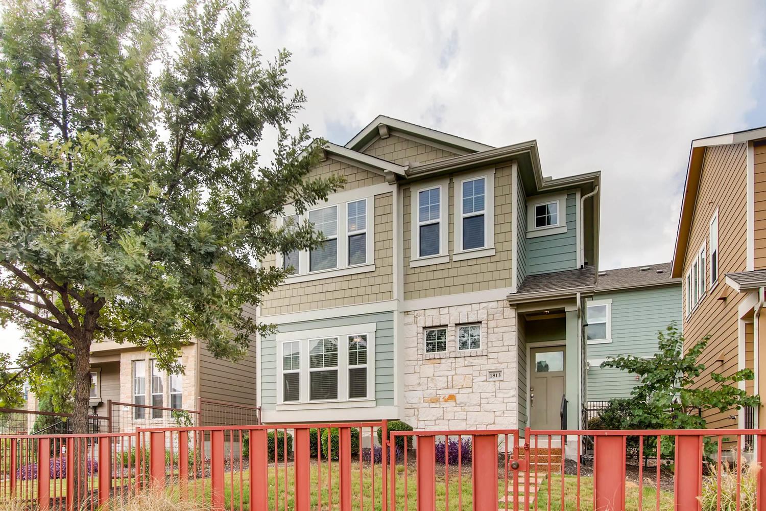 Beautiful home with gated front yard! - 1813 Carlson Drive