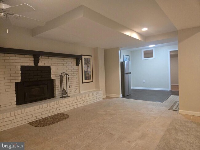 Building Photo - 3300 Mt Airy Ct