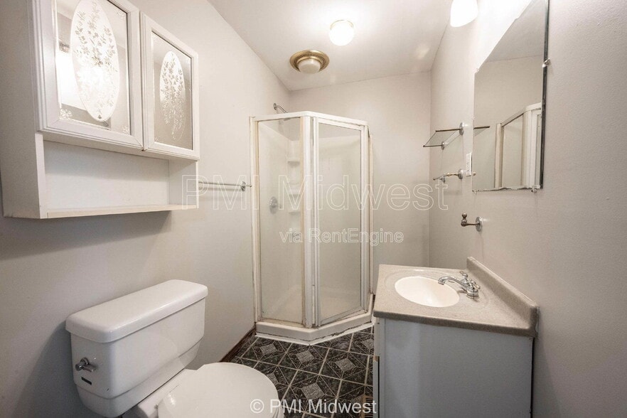 Building Photo - 3748 N Hawthorne Ln