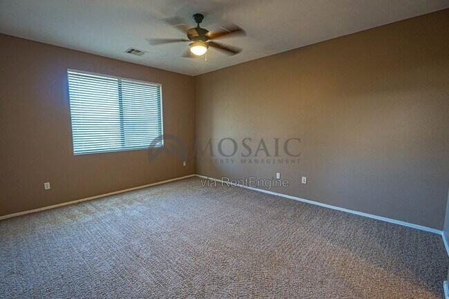 Building Photo - 705 W Queen Creek Rd