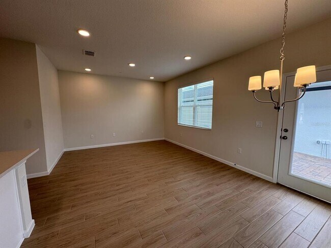 Building Photo - 354 Lady Palm St