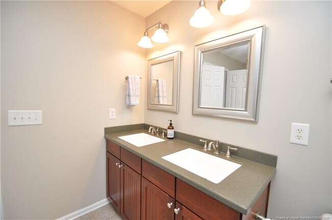 Building Photo - 300 Lime Creek Ct