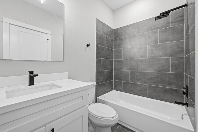 Building Photo - 411 Stonework Garden Ln