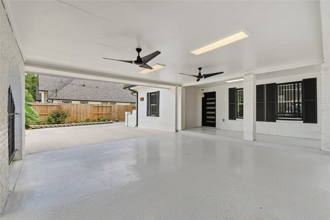 Building Photo - 9403 Spaulding St