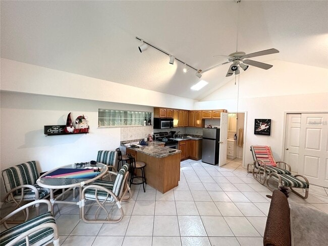 Building Photo - 26 Woodbury Dr