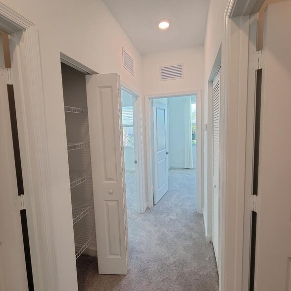 Building Photo - 8978 Zevon Ct