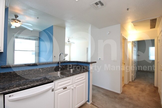 Building Photo - 11375 E Sahuaro Dr