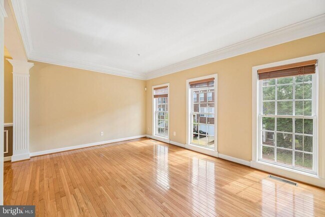 Building Photo - 7979 Vigne Ct