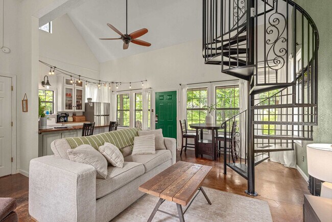 Building Photo - 10583 Two Girls Ln