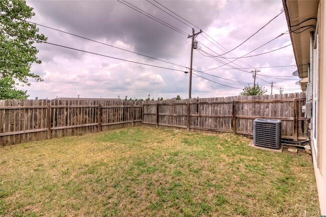 Building Photo - 126 Sandstone Dr
