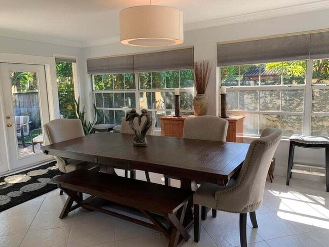 Building Photo - 3230 Aqua Vista Dr