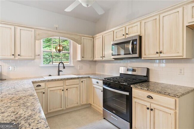 Building Photo - 14 Bryan Springs Rd SW