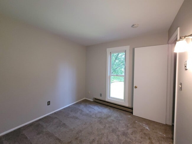 Building Photo - 1040 Smith Ln