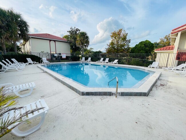 Building Photo - HIDDEN CREEK CONDO-1602 Bending Brook Way #270 Orlando FL 32807