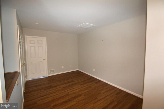 Building Photo - 25492 Freda Ln